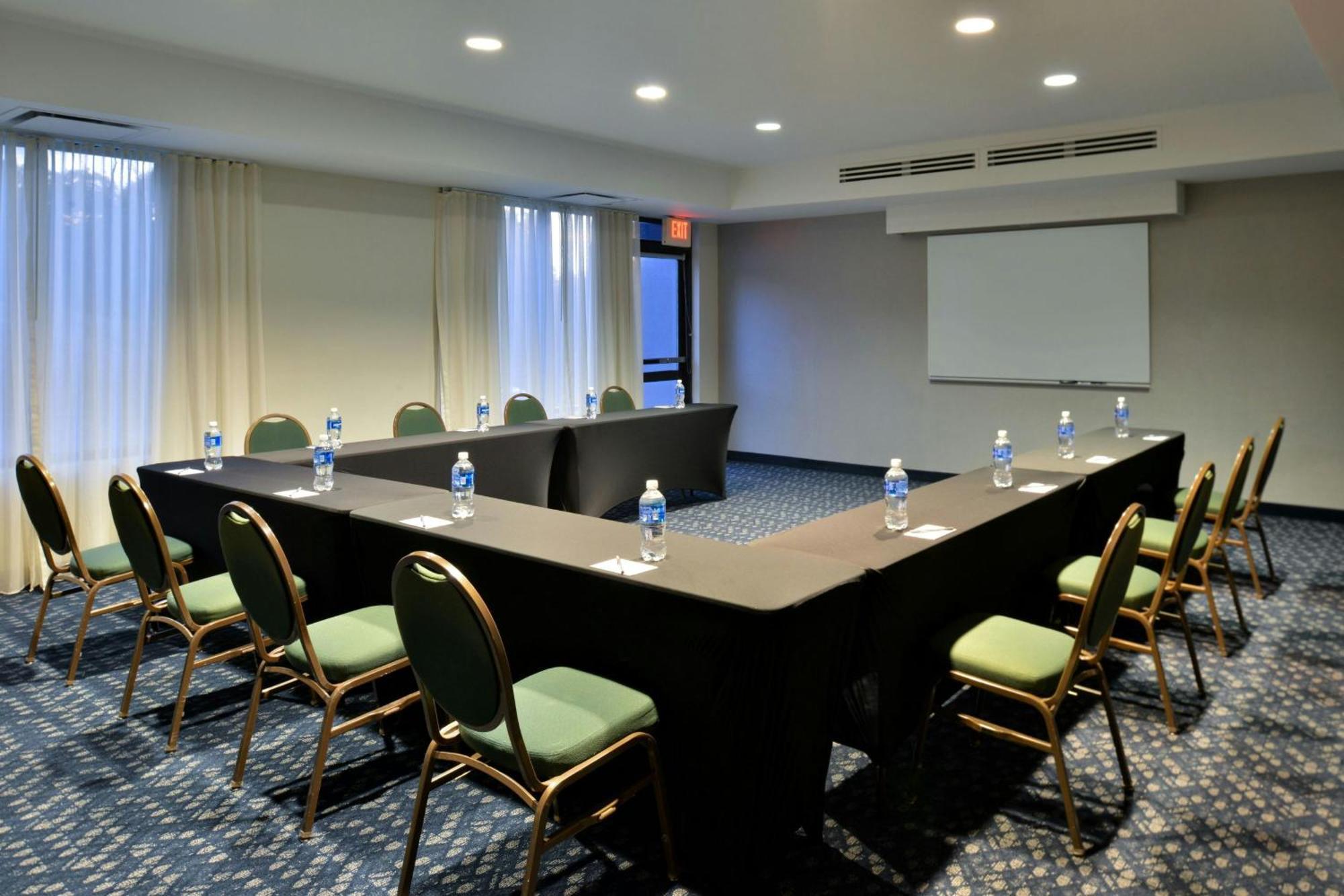 Courtyard By Marriott Harrisburg Hershey Zewnętrze zdjęcie
