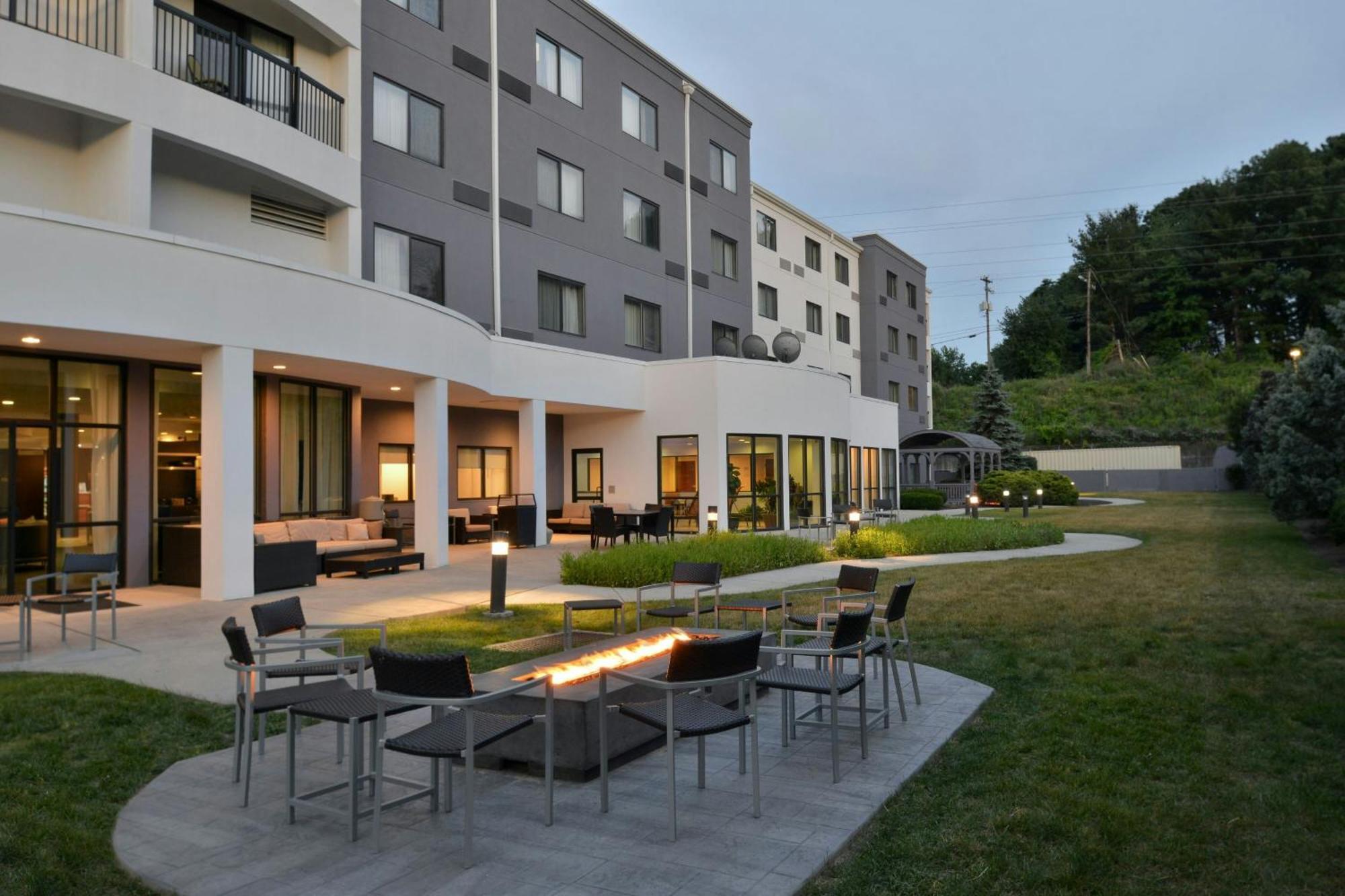 Courtyard By Marriott Harrisburg Hershey Zewnętrze zdjęcie